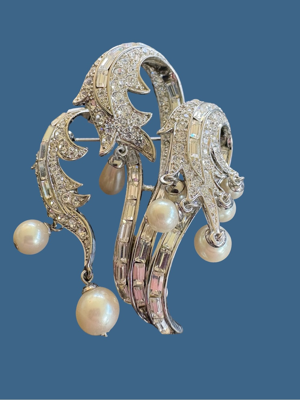 Vintage 1960’s Carolee Silver-Tone Crystal Brooch with Pearl Drops, new cond.